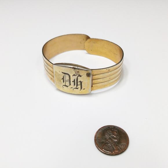 1930s Hinged Brass Bracelet Engraved Monogram Patent Design Vintage Jewelry - Picture 9 of 10
